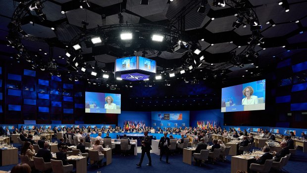 Μερτς στη σύνοδο κορυφής ΝΑΤΟ: Η Ρωσία απειλεί την ειρήνη και την πολιτική ευταξία στην Ευρώπη