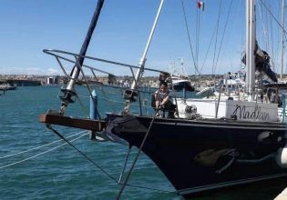 Madleen: Το Ισραήλ αποφάσισε να σταματήσει το πλοίο πριν προσεγγίσει τη Γάζα