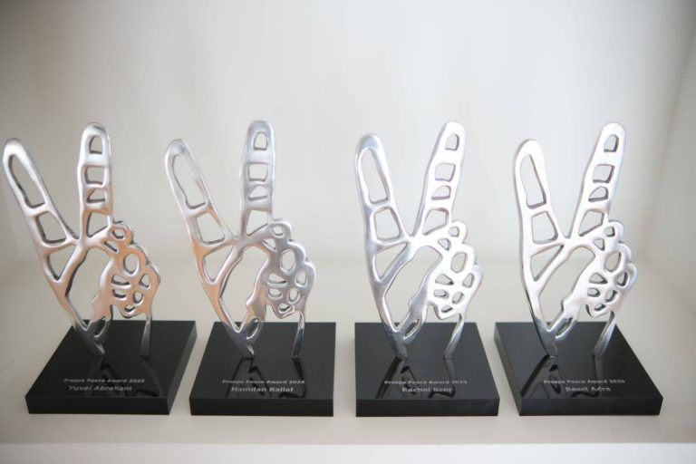 «Το σύμβολο της Νίκης και ως σύμβολο ελπίδας» – Το βραβείο Ειρήνης των Πρεσπών του Ινστιτούτου Τσίπρα στο «No Other Land»