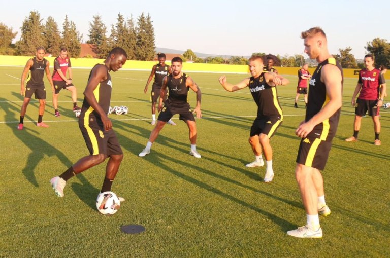 Ρέγες σε παίκτες: «Έρχομαι για να πετύχω» (pics+vid)