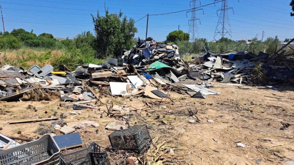 Εικόνες σοκ στο Δήμο Παλλήνης από απόρριψη ογκωδών αντικειμένων