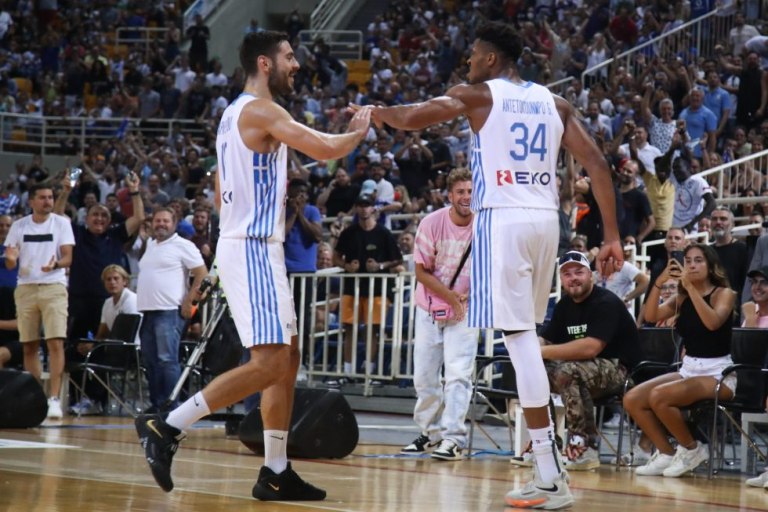 Αντετοκούνμπο για Παπαπέτρου: «Hσουν ένας συμπαίκτης και ένας φίλος που μου έδωσε έμπνευση» (pic)