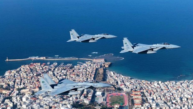 Συνελήφθη 26χρονος Αζέρος να φωτογραφίζει τις βάσεις στη Σούδα