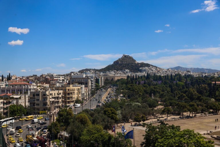 Κλείνει ο Λυκαβηττός λόγω υψηλού κινδύνου πυρκαγιάς – Σε αυξημένη επιφυλακή ο δήμος Αθηναίων