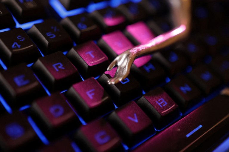 Νομική πρωτοπορία για τα deepfakes στη Δανία: Πνευματικά δικαιώματα στα χαρακτηριστικά και την εμφάνιση