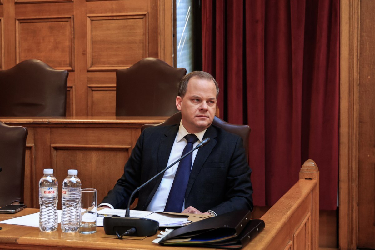 Χρηστίδης: Οι βουλευτές της ΝΔ που χειροκροτούσαν όρθιοι τον Καραμανλή, τώρα τον παραπέμπουν