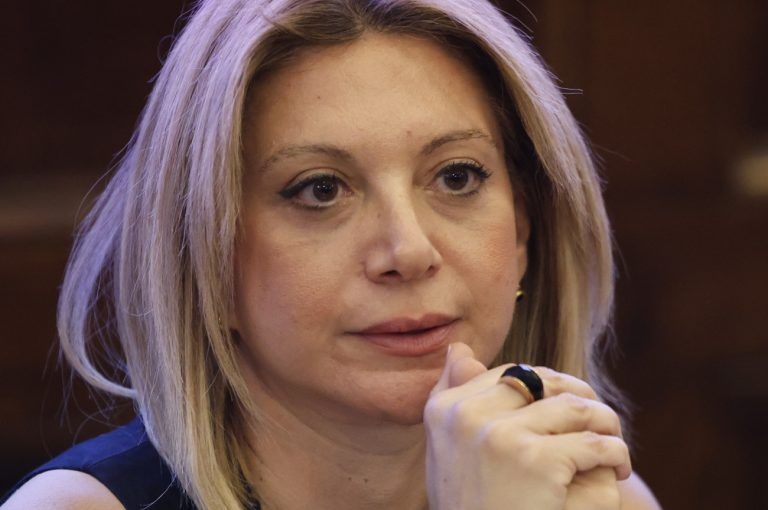 Καρυστιανού σε βουλευτές: Στηρίξτε την πρότασή μας, «όχι» στο ξέπλυμα –  Δεν θα ανεχθούμε εμπαιγμό