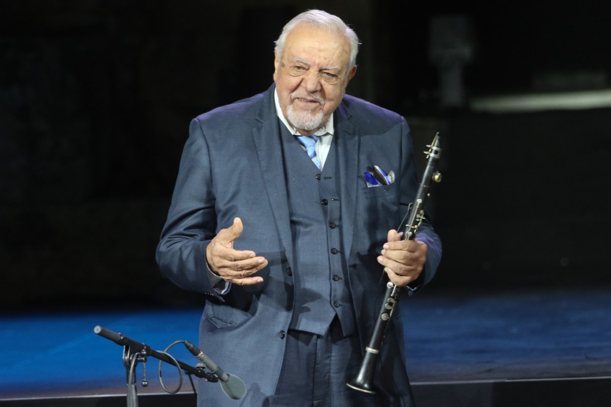 Πετρολούκας Χαλκιάς: Η γη του Πωγωνίου ετοιμάζεται να τον υποδεχθεί – Το τελευταίο μοιρολόι στον σπουδαίο κλαριντζή