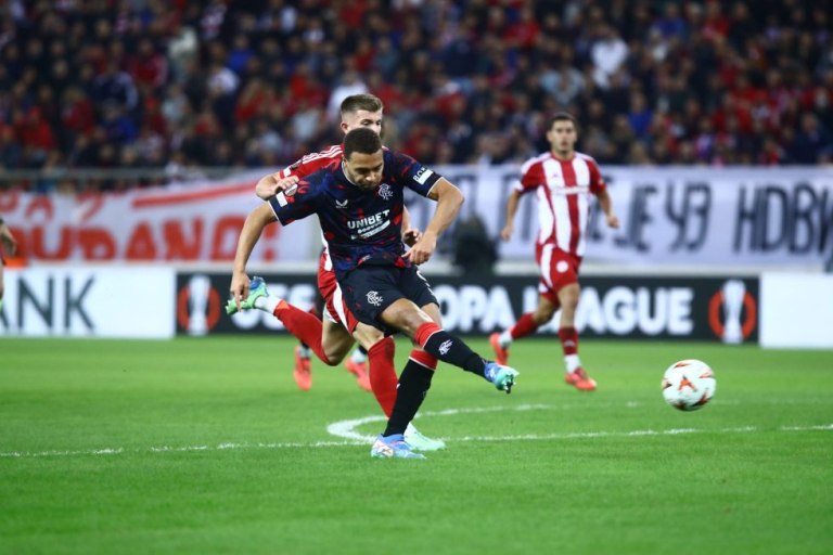 Scottish Sun: «Η Ρέιντζερς εμμένει στα 5 εκατ. λίρες για Ντέσερς, η ΑΕΚ φτάνει ως τα 4 εκατ.»