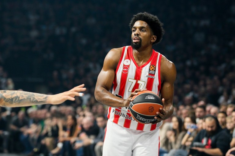 «Η Βίρτους κατέθεσε επίσημη πρόταση και στον ΜακΚίσικ – Στασιμότητα στις επαφές με τον Ολυμπιακό»