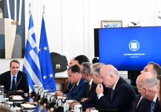 ΠΑΣΟΚ: Υπουργοί διαγκωνίζονται για εσωκομματικά βιλαέτια της ΝΔ – Ο Μητσοτάκης θα παραμείνει θεατής;