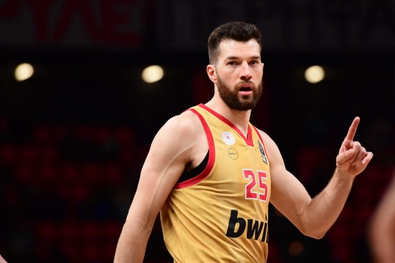 Επιμένουν για Πίτερς και Ρεάλ στην Ισπανία: «Πρέπει να τον πείσουν να φύγει…»