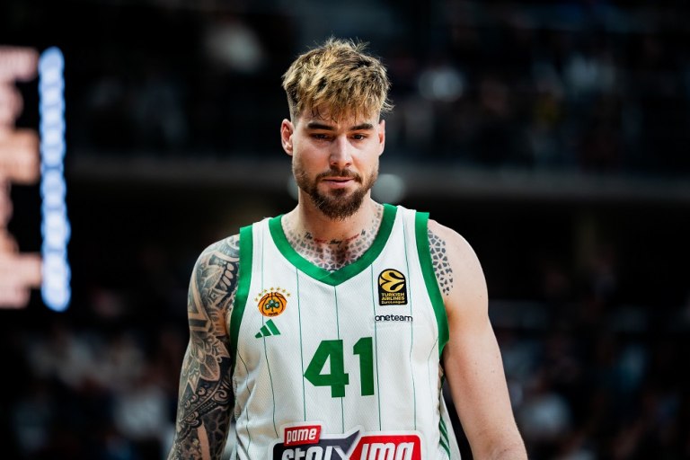 Χουάντσο για την κίνησή του να δει την απονομή του Ολυμπιακού: «Δεν μου αρέσει να με παρουσιάζουν σαν ήρωα»