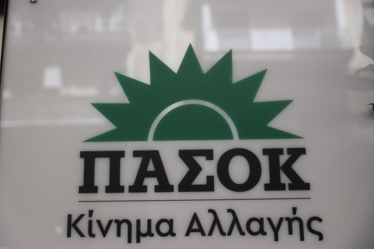 ΠΑΣΟΚ: Χυδαίοι υπαινιγμοί και καουμποϊλίκια Τσιάρα με δήθεν απειλές – Να λογοδοτήσει για το σκάνδαλο του ΟΠΕΚΕΠΕ