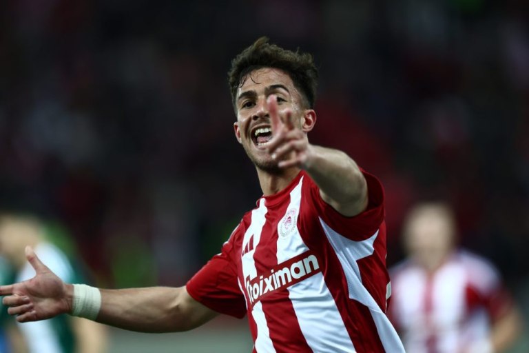 Όταν ο Κωστούλας έγινε ο νεότερος σκόρερ σε ντέρμπι κόντρα στον Παναθηναϊκό (vid)