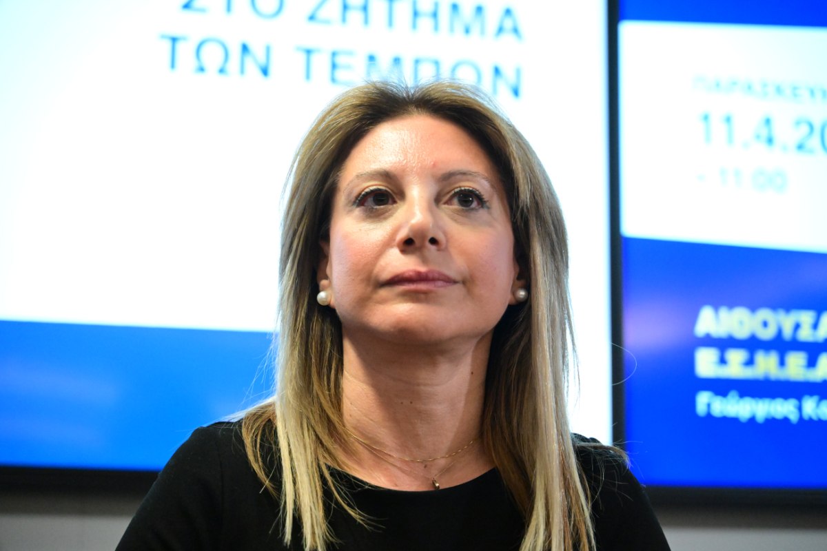 Καρυστιανού για Πλεύρη: Ήταν ποινικά ερευνητέος για το μπάζωμα στα Τέμπη – Υπουργοποιήθηκε, δεν υπάρχει πάτος