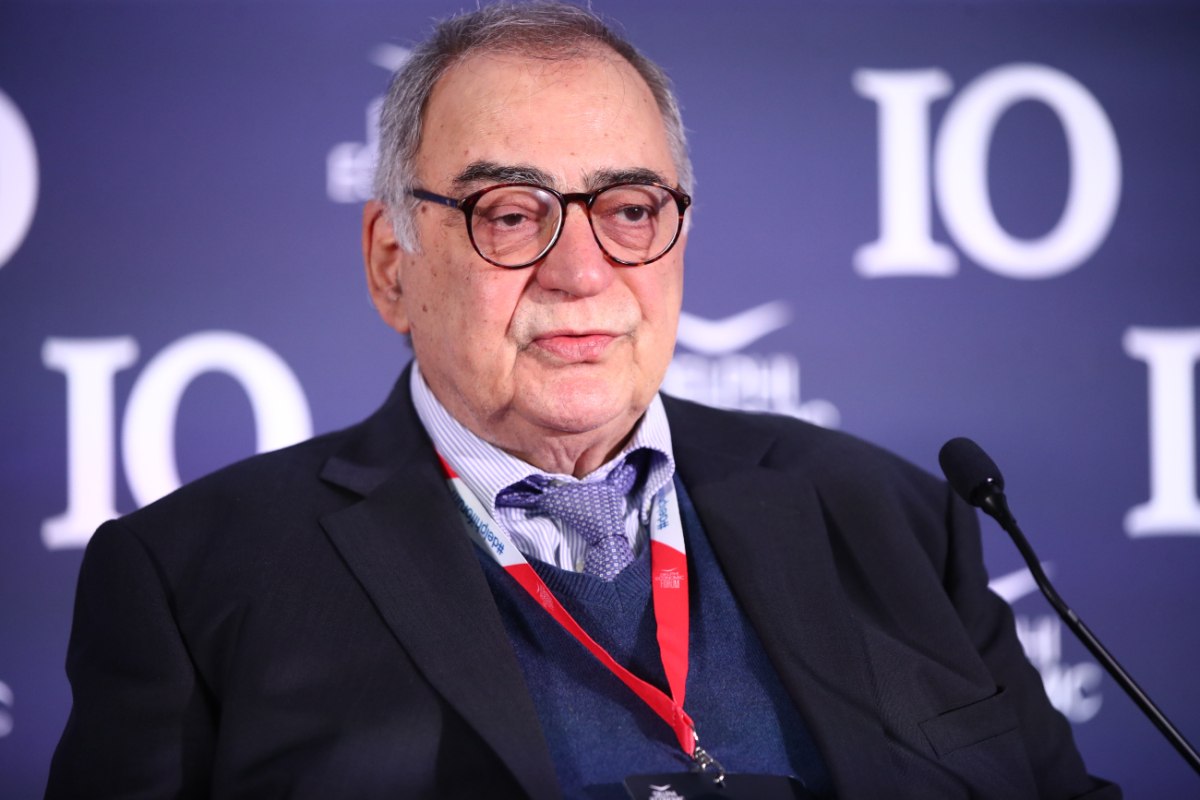 Συνεχίζονται οι τριγμοί στο ΠΑΣΟΚ για το πρώτο μνημόνιο: Παραίτηση Χριστοδουλάκη ζητεί ο Ν. Παπανδρέου