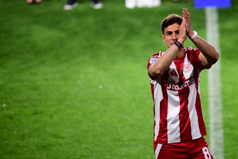 Ο Κωστούλας… διέλυσε και το ρεκόρ πώλησης στην ιστορία του Ολυμπιακού (pic)