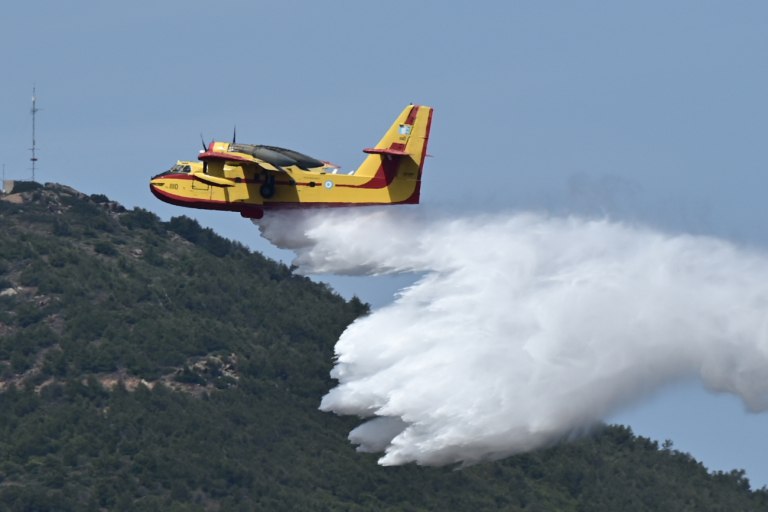 Φωτιά τώρα στη Βοιωτία – Επιχειρούν επίγειες και εναέριες δυνάμεις