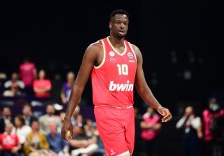 Το μήνυμα του Ολυμπιακού στον απόντα Φαλ (vid)