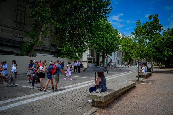 Οι τρεις λόγοι που επιλέγουν Ελλάδα οι τουρίστες από ΗΠΑ, Βρετανία, Γαλλία