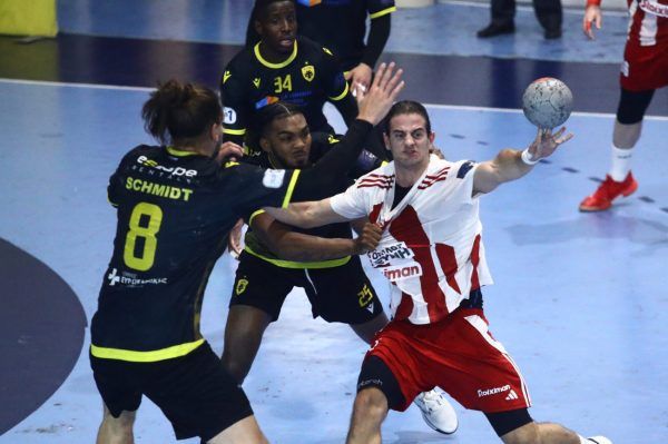 Με στόχο το 2-0 ο Ολυμπιακός, να ισοφαρίσει σε 1-1 θέλει η ΑΕΚ