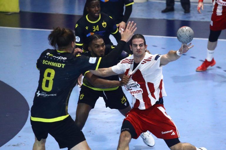 Με στόχο το 2-0 ο Ολυμπιακός, να ισοφαρίσει σε 1-1 θέλει η ΑΕΚ