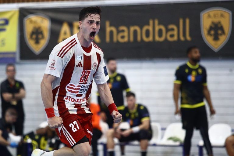 ΑΕΚ – Ολυμπιακός 27-32: Break με… περίπατο και 1-0 για τους Ερυθρόλευκους