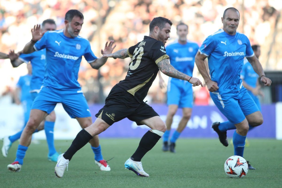 Γκολ για καλό σκοπό: Οι θρύλοι του 2004 κέρδισαν τους European Legends με 2-1 (pics)