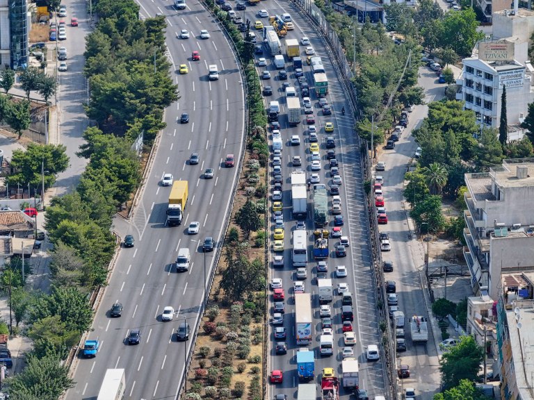 Στο κόκκινο η κίνηση σε Κηφισό και Αττική Οδό