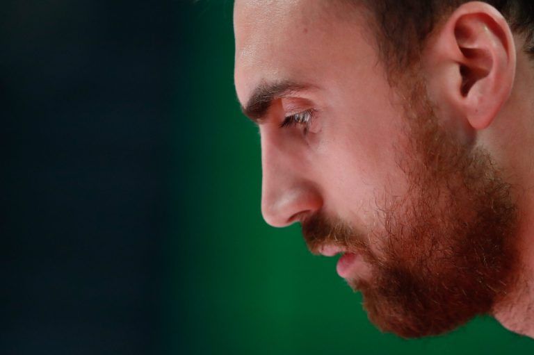 «Ο τραυματισμός του Φαλ άλλαξε τα πάντα»: Τι λένε στη Σερβία για το μέλλον του Μιλουτίνοφ στον Ολυμπιακό