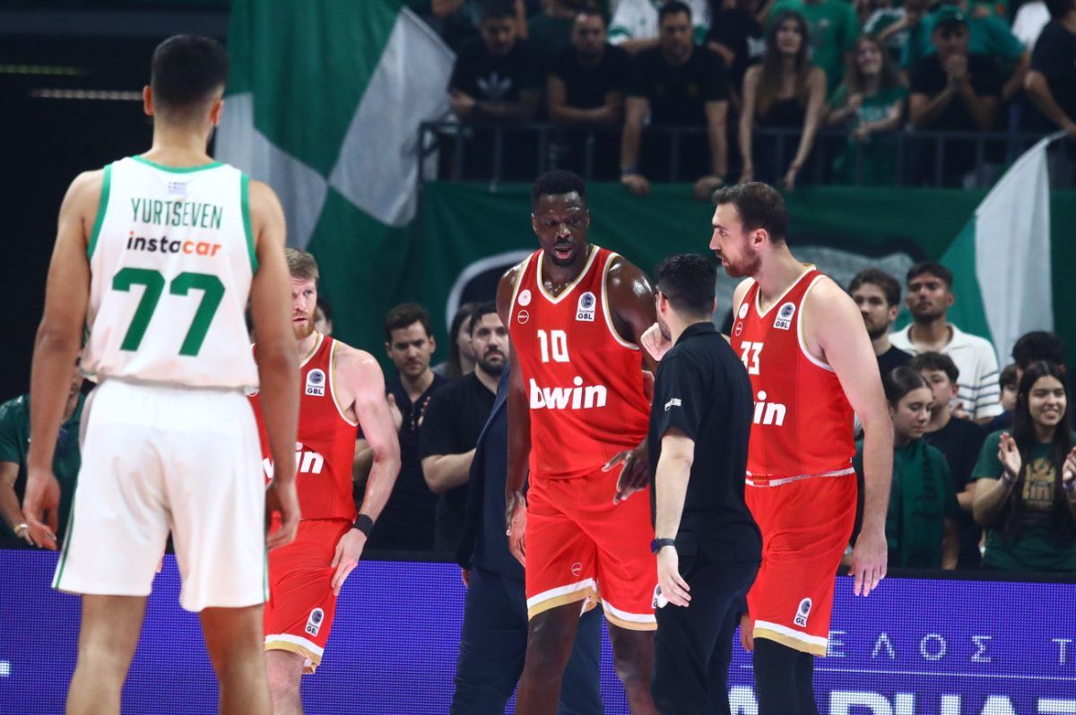 Σοκ με Φαλ στον Ολυμπιακό – Τραυματίστηκε και πάει για εξετάσεις (vid)