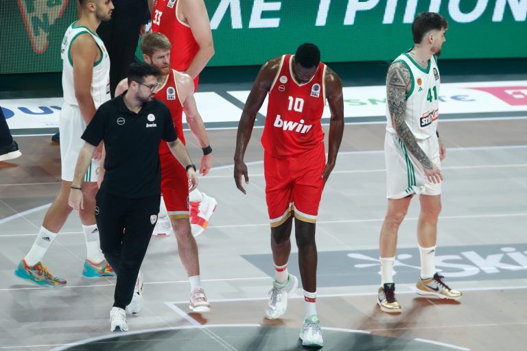 Σοκ με Φαλ στον Ολυμπιακό: Εκτός για 10-12 μήνες (pic)