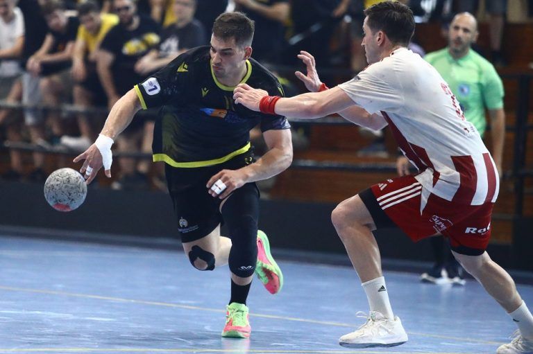 ΑΕΚ – Ολυμπιακός 36-30: Μείωσε σε 2-1 τη σειρά των τελικών