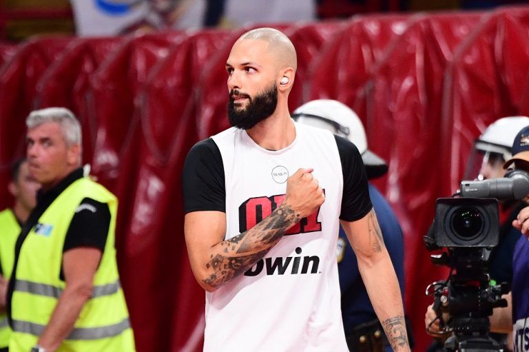 Οι οπαδοί του Ολυμπιακού αποθέωσαν τον Φουρνιέ στο ΣΕΦ (pics)