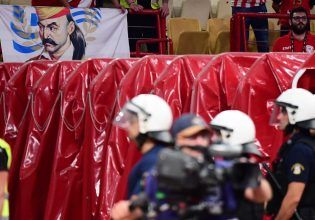 Ελληνικές σημαίες και ισχυρές αστυνομικές δυνάμεις στο ΣΕΦ πριν το Game 4 (vid+pics)