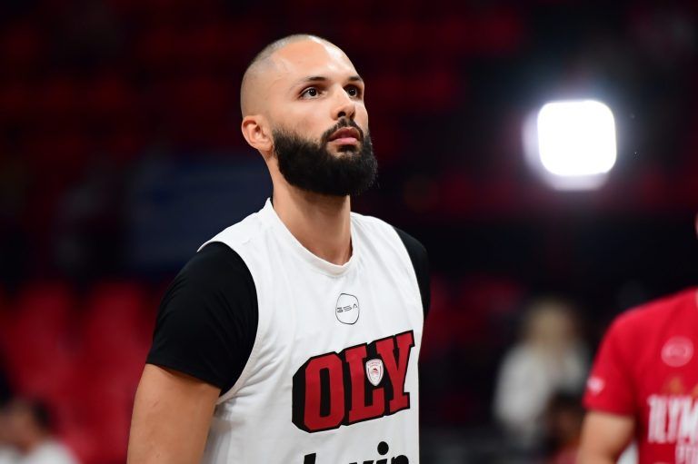 H προθέρμανση του Ολυμπιακού ενόψει του Game 4 (vid)