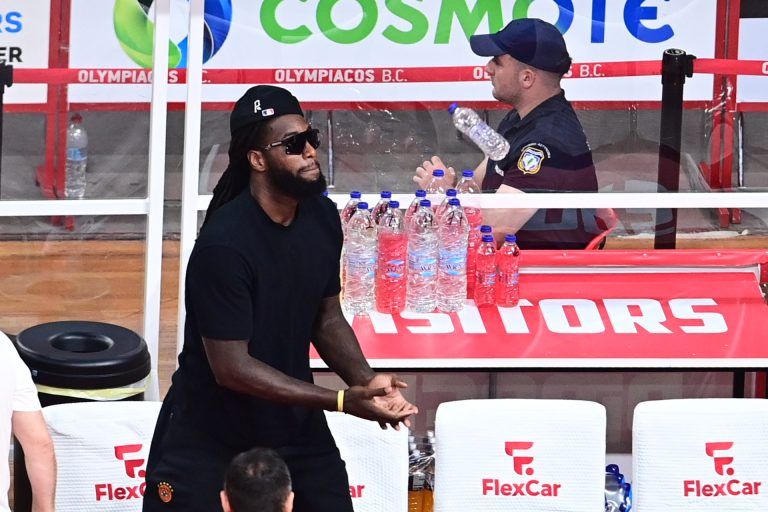 Η ΚΑΕ Ολυμπιακός κατήγγειλε τον Λεσόρ για άσεμνη χειρονομία στο Game 4 (pic)