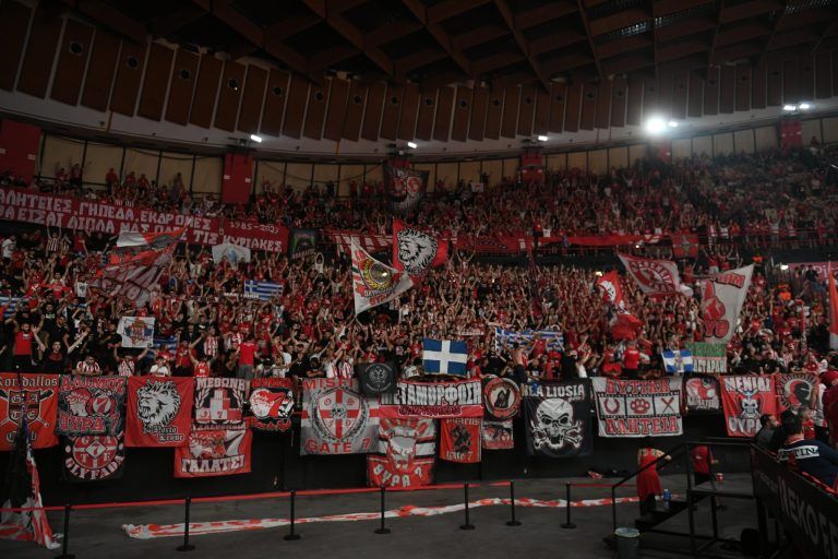 «Καυτή» ατμόσφαιρα στο ΣΕΦ, ενόψει Game 4 (vid)