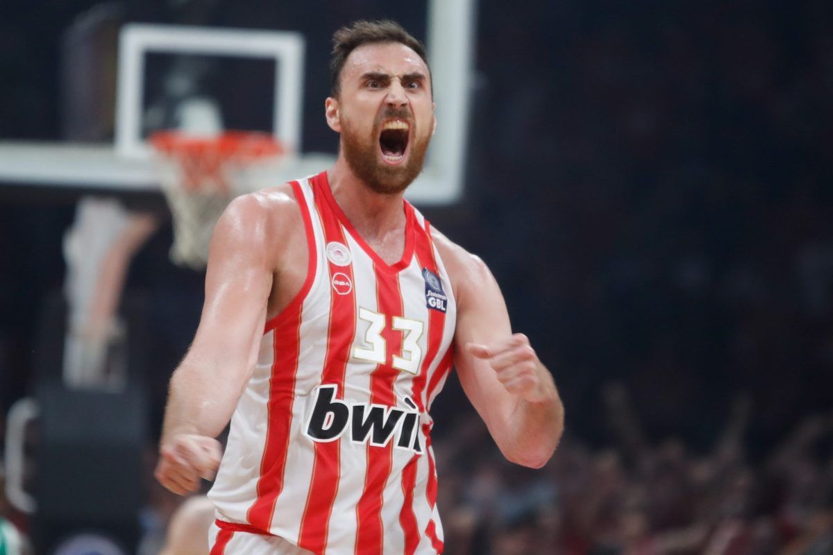 Το χρονικό της παραμονής του Μιλουτίνοφ: Η Αρμάνι, ο Παναθηναϊκός και η ρελάνς του Ολυμπιακού που άλλαξε τα πάντα