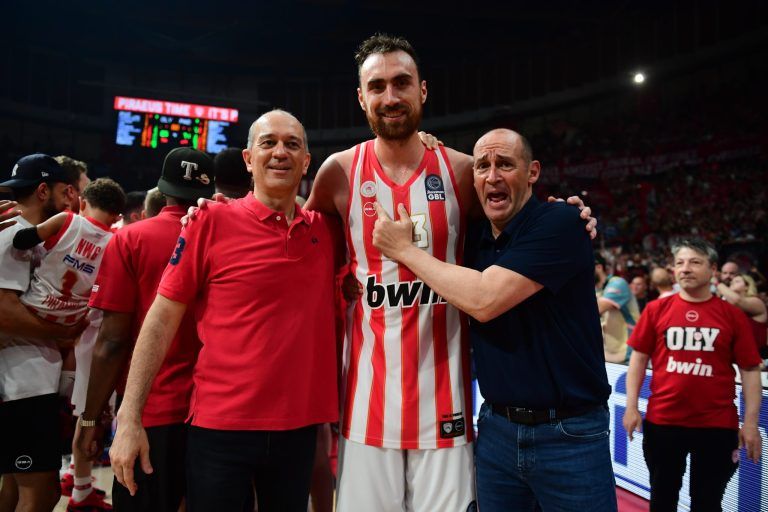 Επίσημο: Ανανέωσε για τρία χρόνια με τον Ολυμπιακό ο Μιλουτίνοφ!