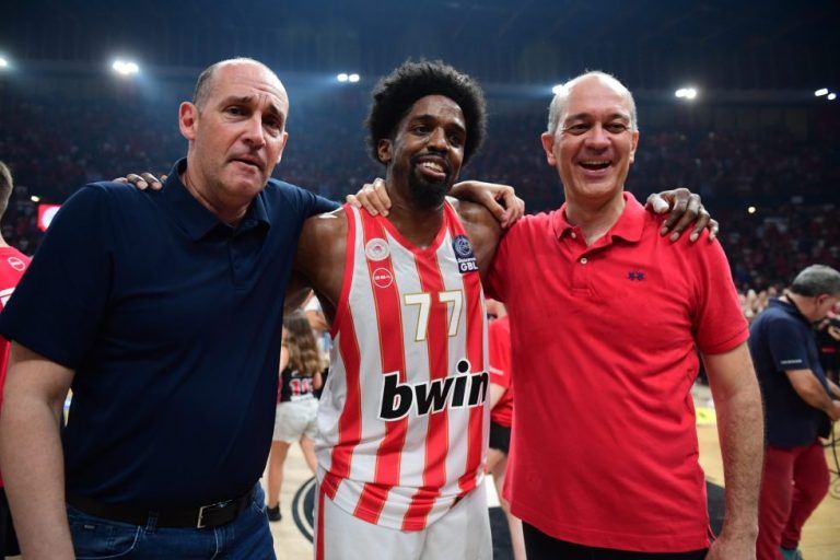 Μακίσικ: «Θα συνεχίσω να παίζω»