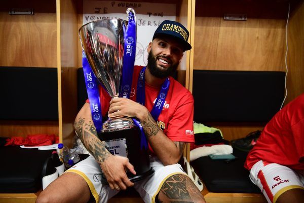 «Καρφί» Φουρνιέ για Αταμάν: «Θα βρω αληθινούς Έλληνες εκεί ή ψεύτικους;» (pic)