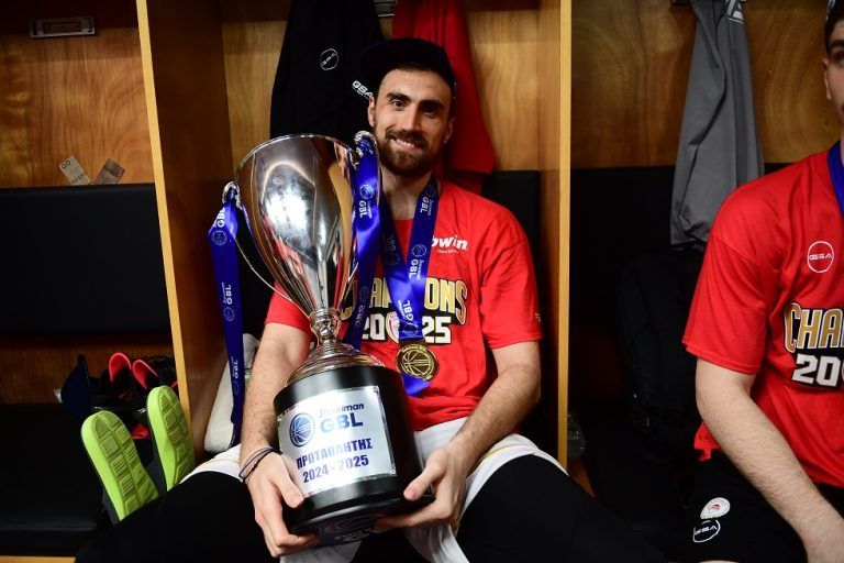 Μιλουτίνοφ για το μέλλον του: «Θα δούμε τις επόμενες μέρες»