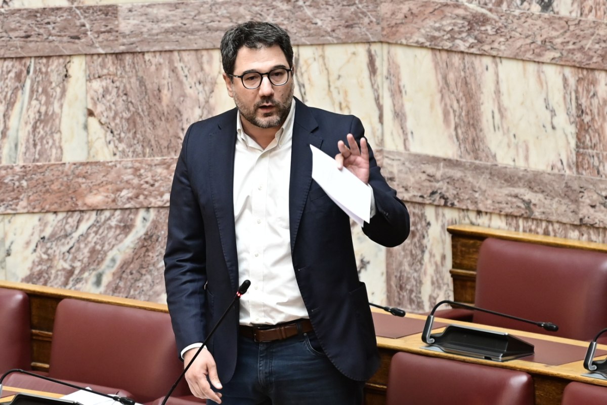 Ηλιόπουλος: Οι προϋποθέσεις για να μειωθεί η άδικη φορολογία στον κόσμο της εργασίας