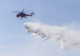 Ηράκλειο: Φωτιά στις Αρχάνες – Επιχειρούν δύο ελικόπτερα
