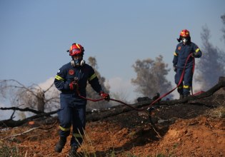 Φωτιά κοντά στο αεροδρόμιο Μακεδονία στην Θεσσαλονίκη