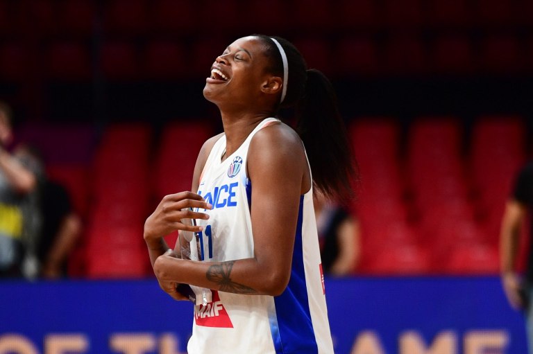 Σαρωτική η Γαλλία, διέλυσε με 74 πόντους διαφορά την Ελβετία και έγραψε ιστορία (111-37)