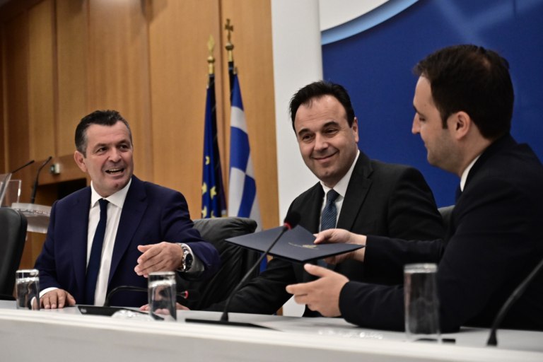 Ολοκληρώθηκε η τελετή παράδοσης – παραλαβής στο υπουργείο Ψηφιακής Διακυβέρνησης