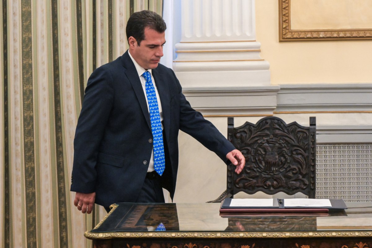 Νέα Αριστερά: Στη Βουλή οι δηλώσεις Πλεύρη περί «νεκρών μεταναστών» στα σύνορα – «Ζήτημα νομιμοποίησης του υπουργού»